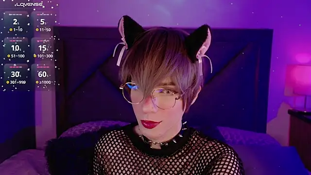 Snapshot of Sammy_Russell chatting on 02-05-25, 06:46 Sammy Russell online show from 02-05-25, 06:46