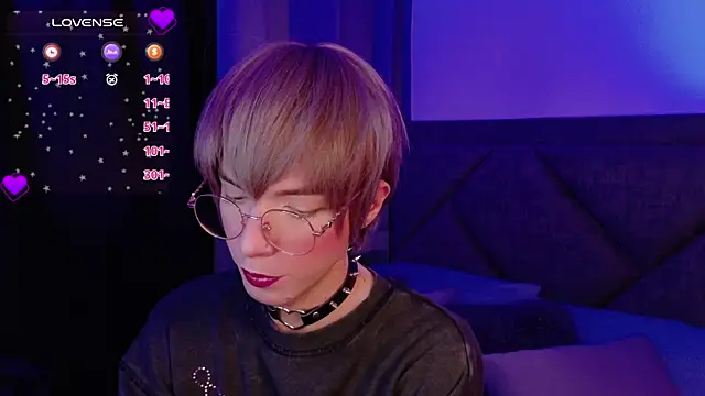 Snapshot of Sammy_Russell chatting on 03-19-25, 05:52 Sammy Russell online show from 03-19-25, 05:52