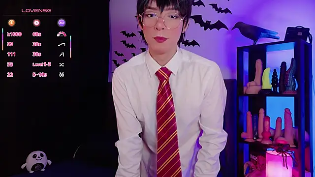 Snapshot of Sammy_Russell chatting on 10-28-25, 07:34 Sammy Russell online show from 10-28-25, 07:34