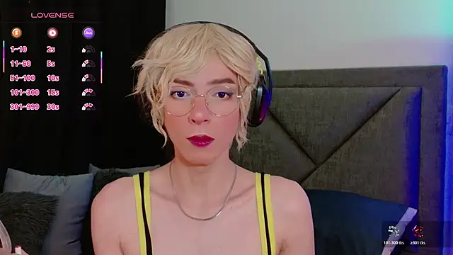 Snapshot of Sammy_Russell chatting on 11-07-25, 05:40 Sammy Russell online show from 11-07-25, 05:40