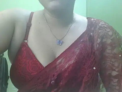 Snapshot of LOVERIAKOL chatting on 06-24-26, 05:45 LOVERIAKOL online show from 06-24-26, 05:45