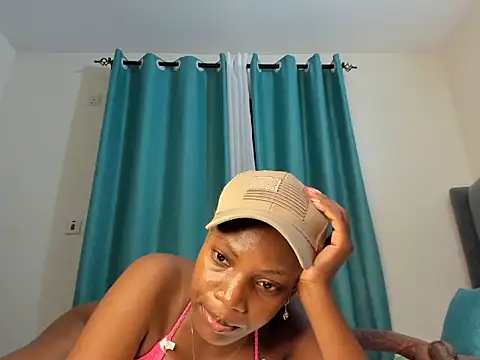 Snapshot of dolly_booty chatting on 10-09-25, 07:45 dolly booty online show from 10-09-25, 07:45