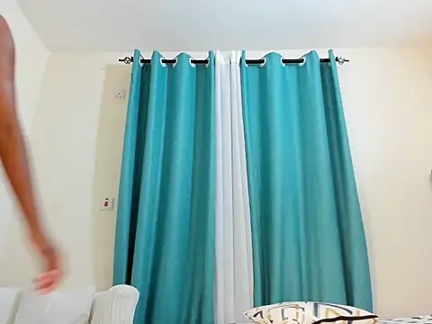 Snapshot of dolly_booty chatting on 11-02-25, 08:39 dolly booty online show from 11-02-25, 08:39