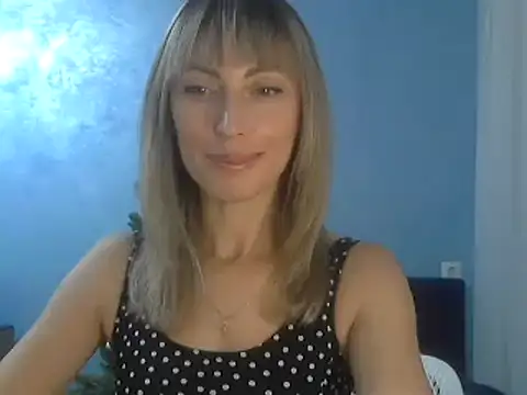 Snapshot of EffectMaya chatting on 12-12-24, 06:21 EffectMaya online show from 12-12-24, 06:21