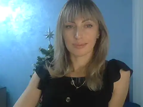 Snapshot of EffectMaya chatting on 12-13-24, 08:04 EffectMaya online show from 12-13-24, 08:04