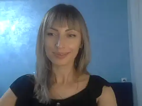 Snapshot of EffectMaya chatting on 12-22-24, 05:21 EffectMaya online show from 12-22-24, 05:21