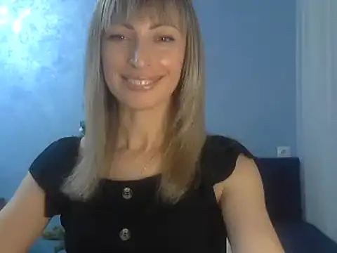 Snapshot of EffectMaya chatting on 01-07-25, 04:48 EffectMaya online show from 01-07-25, 04:48