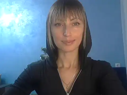 Snapshot of EffectMaya chatting on 01-13-25, 07:31 EffectMaya online show from 01-13-25, 07:31