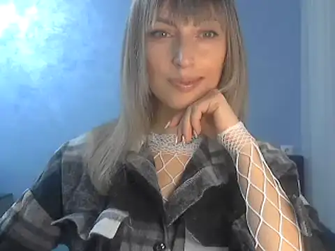 Snapshot of EffectMaya chatting on 02-08-25, 03:10 EffectMaya online show from 02-08-25, 03:10