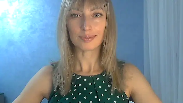 Snapshot of EffectMaya chatting on 03-09-25, 04:22 EffectMaya online show from 03-09-25, 04:22