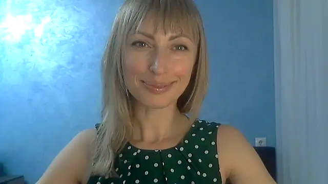 Snapshot of EffectMaya chatting on 03-18-25, 06:59 EffectMaya online show from 03-18-25, 06:59