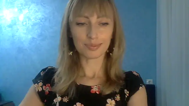 Snapshot of EffectMaya chatting on 03-22-25, 07:53 EffectMaya online show from 03-22-25, 07:53