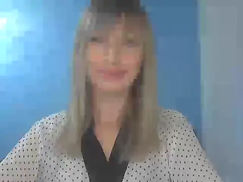 Snapshot of EffectMaya chatting on 09-16-25, 02:51 EffectMaya online show from 09-16-25, 02:51