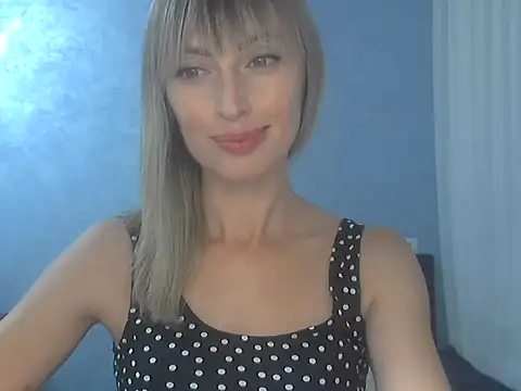 Snapshot of EffectMaya chatting on 09-18-25, 02:52 EffectMaya online show from 09-18-25, 02:52