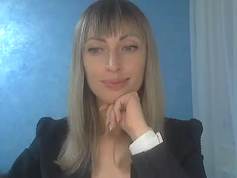 Snapshot of EffectMaya chatting on 09-19-25, 05:46 EffectMaya online show from 09-19-25, 05:46