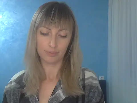 Snapshot of EffectMaya chatting on 09-25-25, 07:06 EffectMaya online show from 09-25-25, 07:06