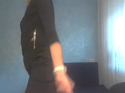 Snapshot of EffectMaya chatting on 09-27-25, 01:16 EffectMaya online show from 09-27-25, 01:16