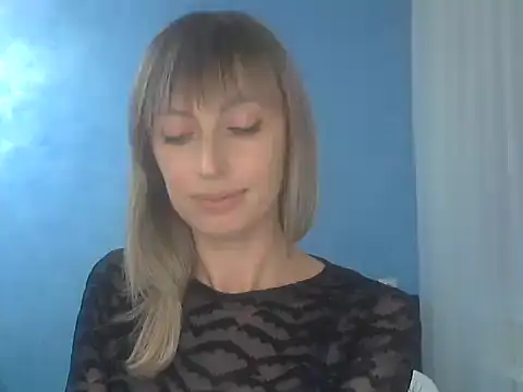 Snapshot of EffectMaya chatting on 09-30-25, 05:29 EffectMaya online show from 09-30-25, 05:29