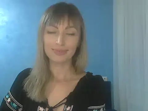 Snapshot of EffectMaya chatting on 10-04-25, 03:43 EffectMaya online show from 10-04-25, 03:43