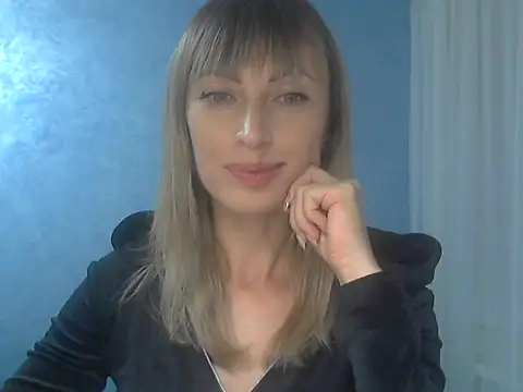 Snapshot of EffectMaya chatting on 10-08-25, 03:20 EffectMaya online show from 10-08-25, 03:20