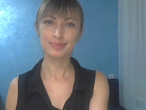 Snapshot of EffectMaya chatting on 10-09-25, 03:10 EffectMaya online show from 10-09-25, 03:10