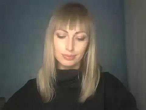 Snapshot of EffectMaya chatting on 10-16-25, 05:36 EffectMaya online show from 10-16-25, 05:36