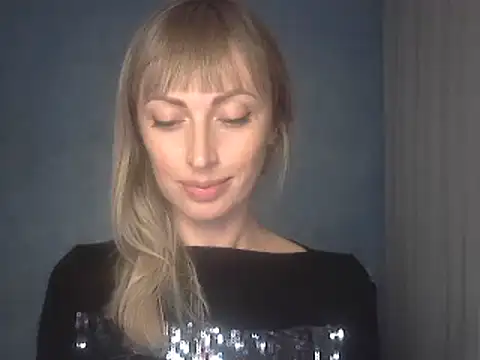 Snapshot of EffectMaya chatting on 10-20-25, 04:51 EffectMaya online show from 10-20-25, 04:51