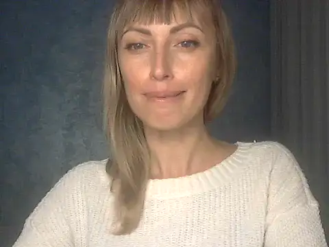 Snapshot of EffectMaya chatting on 10-21-25, 03:57 EffectMaya online show from 10-21-25, 03:57