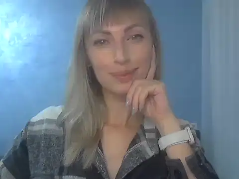 Snapshot of EffectMaya chatting on 10-22-25, 07:13 EffectMaya online show from 10-22-25, 07:13