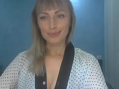 Snapshot of EffectMaya chatting on 10-24-25, 04:58 EffectMaya online show from 10-24-25, 04:58