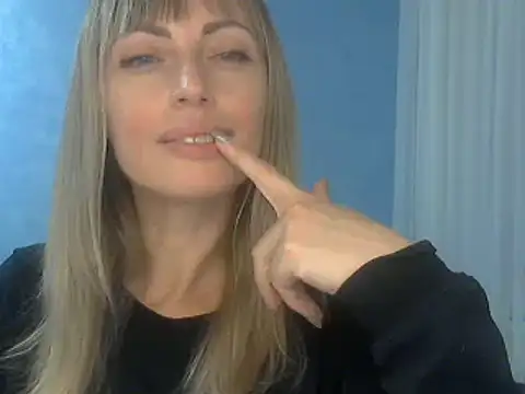 Snapshot of EffectMaya chatting on 11-03-25, 03:24 EffectMaya online show from 11-03-25, 03:24