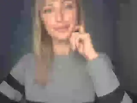 Snapshot of EffectMaya chatting on 11-04-25, 05:01 EffectMaya online show from 11-04-25, 05:01