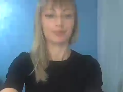 Snapshot of EffectMaya chatting on 11-06-25, 07:15 EffectMaya online show from 11-06-25, 07:15