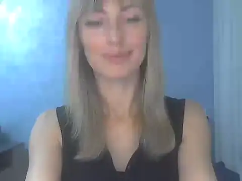 Snapshot of EffectMaya chatting on 11-07-25, 03:23 EffectMaya online show from 11-07-25, 03:23