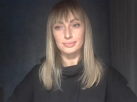 Snapshot of EffectMaya chatting on 11-11-25, 05:57 EffectMaya online show from 11-11-25, 05:57