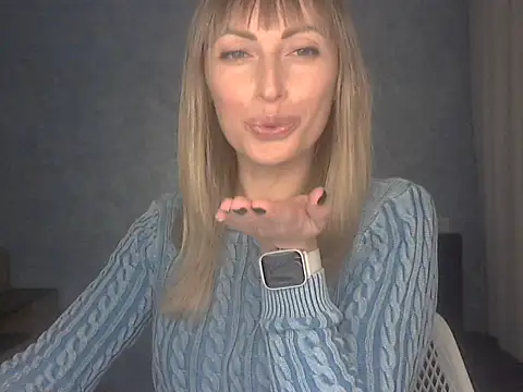 Snapshot of EffectMaya chatting on 11-13-25, 03:11 EffectMaya online show from 11-13-25, 03:11