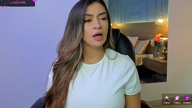 Snapshot of Victoria_romanox chatting on 01-22-25, 12:17 Victoria romanox online show from 01-22-25, 12:17