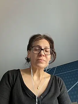 BeautifulMesss online show from 04-14-26, 08:37