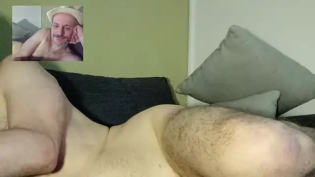 Snapshot of Zed0l1Mod chatting on 12-23-24, 10:10 Zed0l1Mod online show from 12-23-24, 10:10