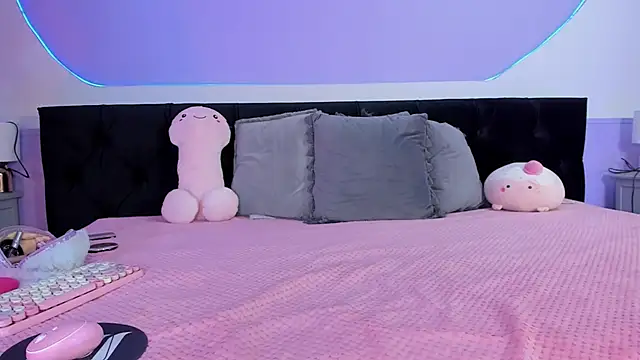 Julieta Cortes   online show from 10-24-25, 12:56