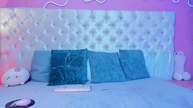 Julieta Cortes   online show from 12-16-25, 12:10