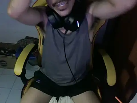 cloudyth1994 online show from 09-11-25, 12:05