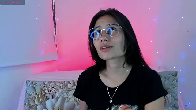 NayeCloud online show from 03-22-26, 05:33