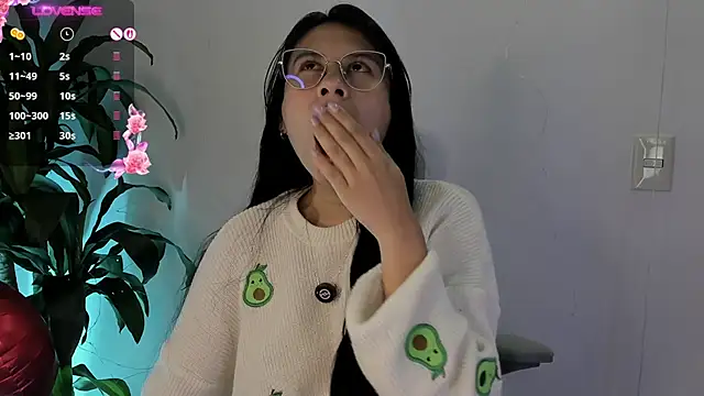 NayeCloud online show from 04-16-26, 05:08