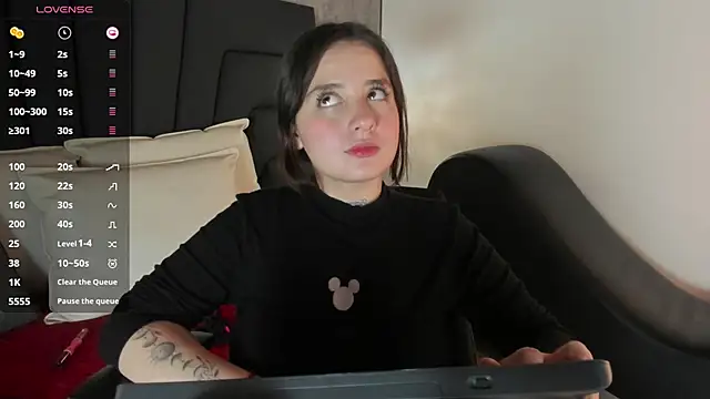 Snapshot of Sabrina_Lennox chatting on 01-31-25, 01:54 Sabrina Lennox online show from 01-31-25, 01:54