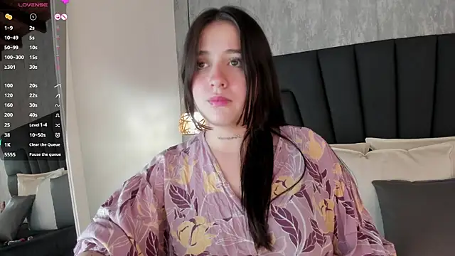 Snapshot of Sabrina_Lennox chatting on 02-08-25, 10:40 Sabrina Lennox online show from 02-08-25, 10:40