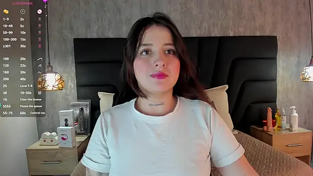 Snapshot of Sabrina_Lennox chatting on 02-17-25, 07:53 Sabrina Lennox online show from 02-17-25, 07:53