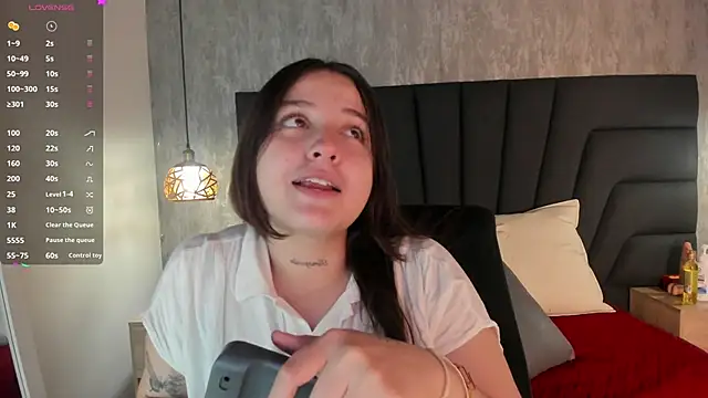 Snapshot of Sabrina_Lennox chatting on 02-18-25, 07:30 Sabrina Lennox online show from 02-18-25, 07:30