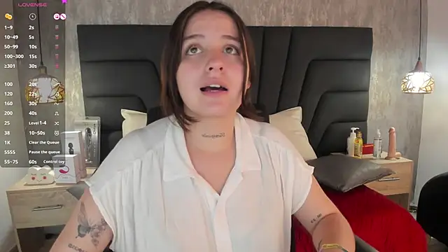 Snapshot of Sabrina_Lennox chatting on 02-19-25, 01:40 Sabrina Lennox online show from 02-19-25, 01:40