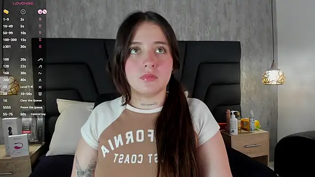 Snapshot of Sabrina_Lennox chatting on 03-15-25, 01:41 Sabrina Lennox online show from 03-15-25, 01:41